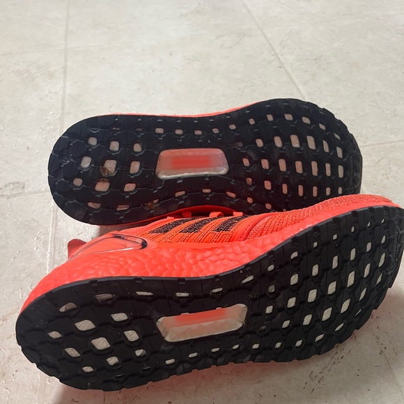 Adidas Ultraboost 20 - Picture 7 of 8